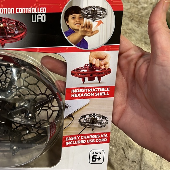 Brand New! Hover Star UFO - Picture 5 of 6